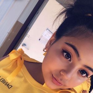 Meet your Posher, Danielle